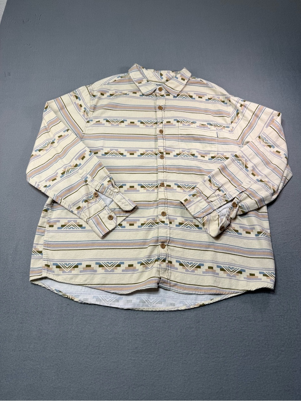 Hurley Men XL Aztec Striped Long Sleeve Woven Cotton Button-Up Shirt Pockets